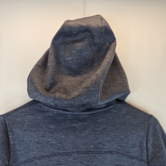 Under Armour Gray Pull Over Hooded Fleece Graphic Sweatshirt Womens sz XS - Picture 7 of 10